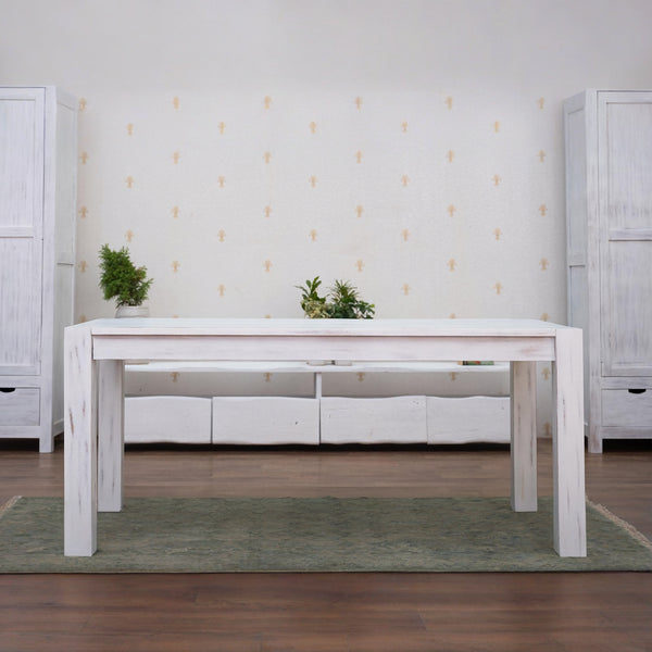 Novo Dining Table