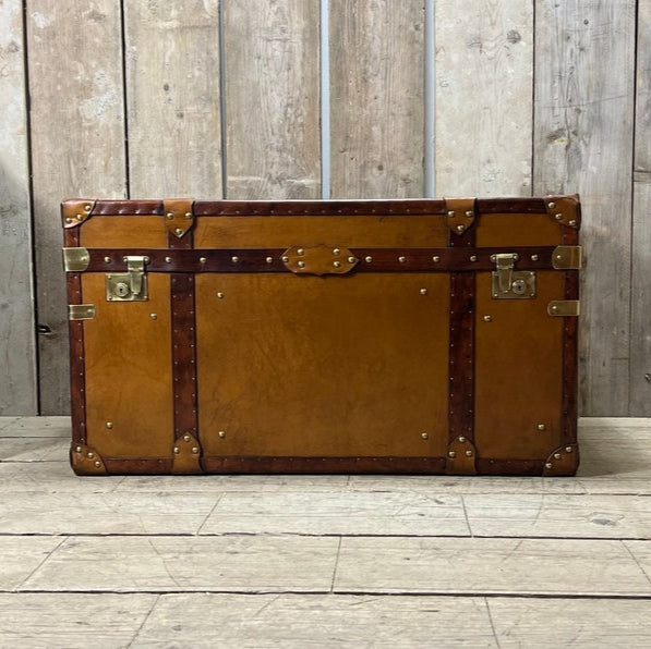 Luxury English Handmade Tan Leather Dark Trimmed Coffee Table Bed End Trunk Chest Home Living Interiors