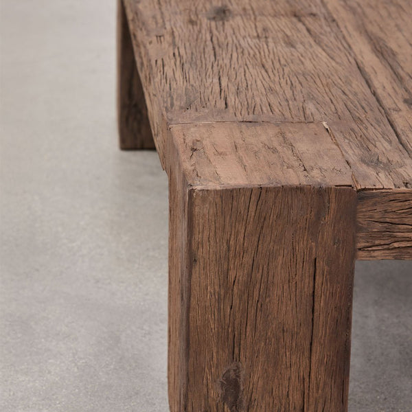 Square coffee table 100x100 cm in recycled Juvira wood