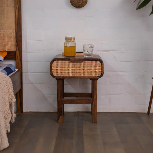Elara Bedside
